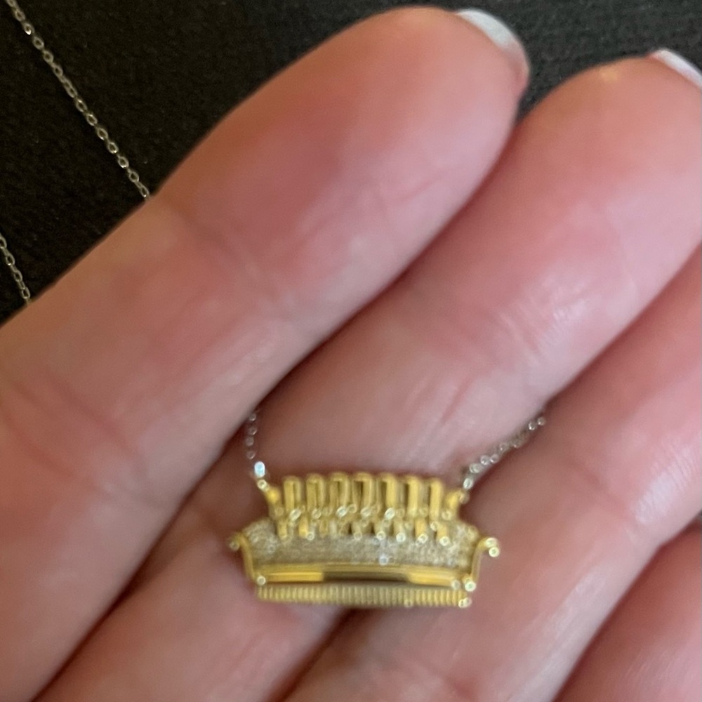 TV show Friends Couch Necklace